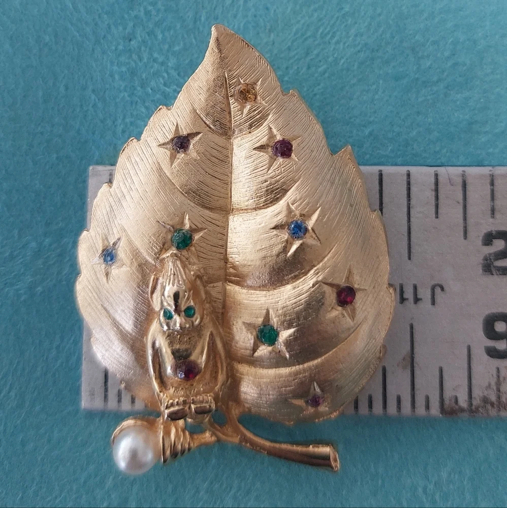 Monkey Figurine Gold-tone Leaf Brooch, Rhinestone Accents & Faux Pearl, Estate